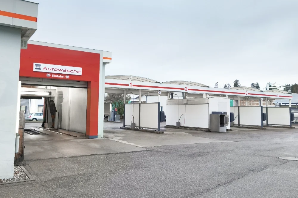 Waschplaetze 5 SB-Waschplätze und eine Autowaschanlage